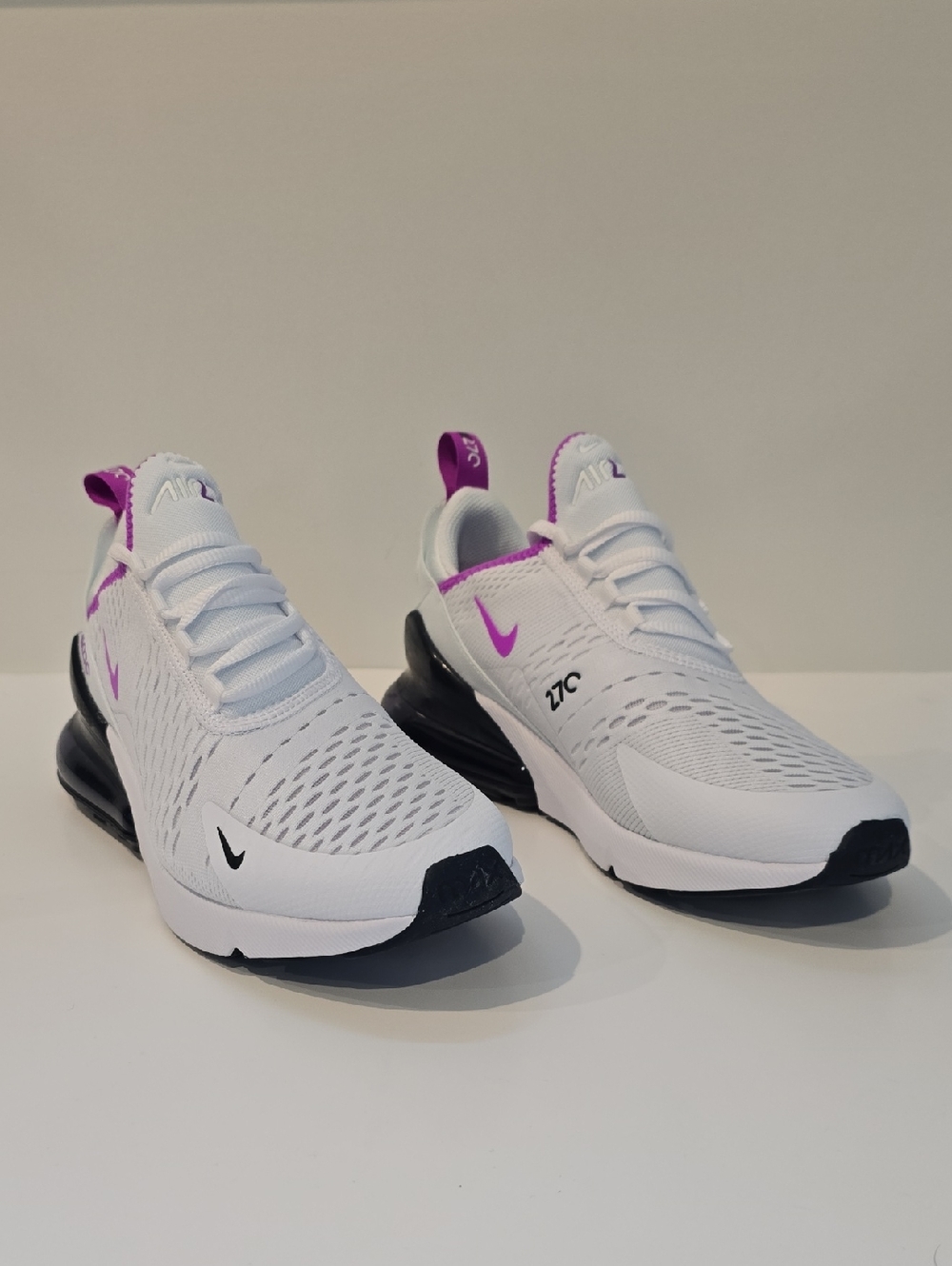 Nike Air Max 270 GS Kids Sneakers - White And Fuchsia Dream Size 7Y/Women's 8.5